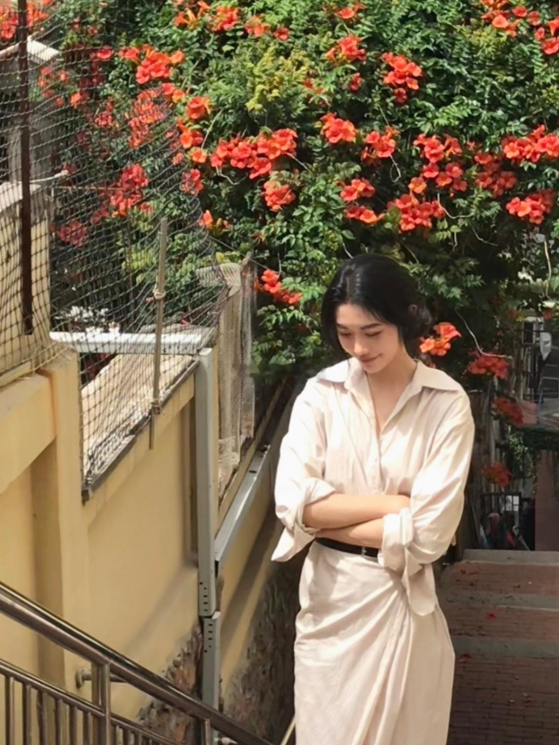 天气很热但喜欢和朋友一起走走 ​​​