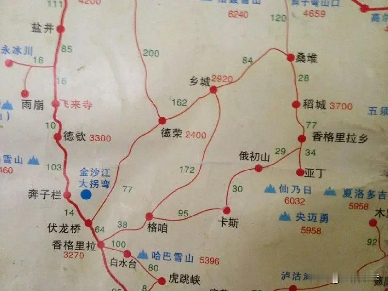 最近巴塘到芒康，金沙江段修路，实行交通管制，总是堵车，不妨走这条稻城亚丁—云南奔