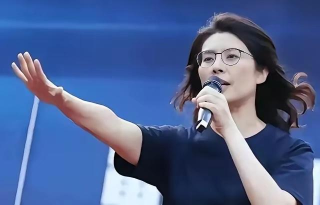 台湾蓝营终于摊牌了！郑丽文曾公开拒绝“一国两制”，不再含糊回避。

蓝营以前碰到