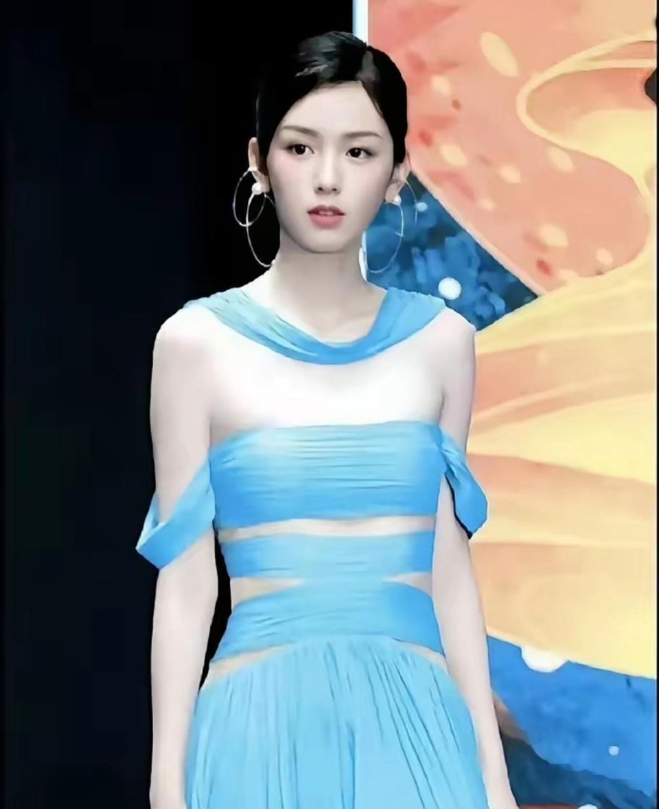 衣服好不好看，主要还是看谁穿！ 