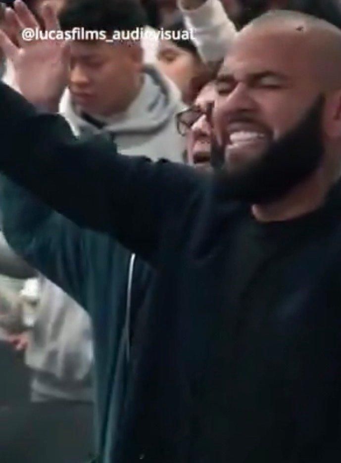 阿尔维斯近期出现在西班牙赫罗纳的一座福音派基督教教堂进行布道。他实际上是做为特邀