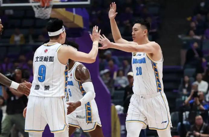 北京男篮丘天被投诉！
 
CBA 常规赛再爆冷门！北京男篮客场以94-92险胜浙