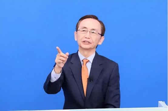 吴子嘉：警告郑丽文不要鬼扯
 
美丽岛电子报董事长吴子嘉8月4日在节目里直接向国