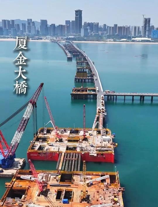 厦门厦金大桥928米悬索桥日拽20根索股，慢工却快出全国纪录

都说造桥得慢慢磨