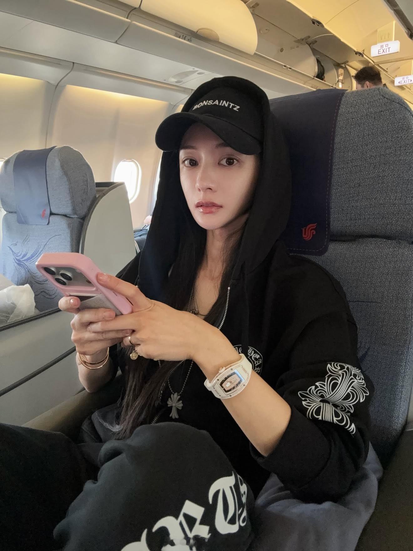 穿搭分享 连续更新第2956天韩国时尚女生日常搭配国庆快乐小长假第3天来啦韩系穿