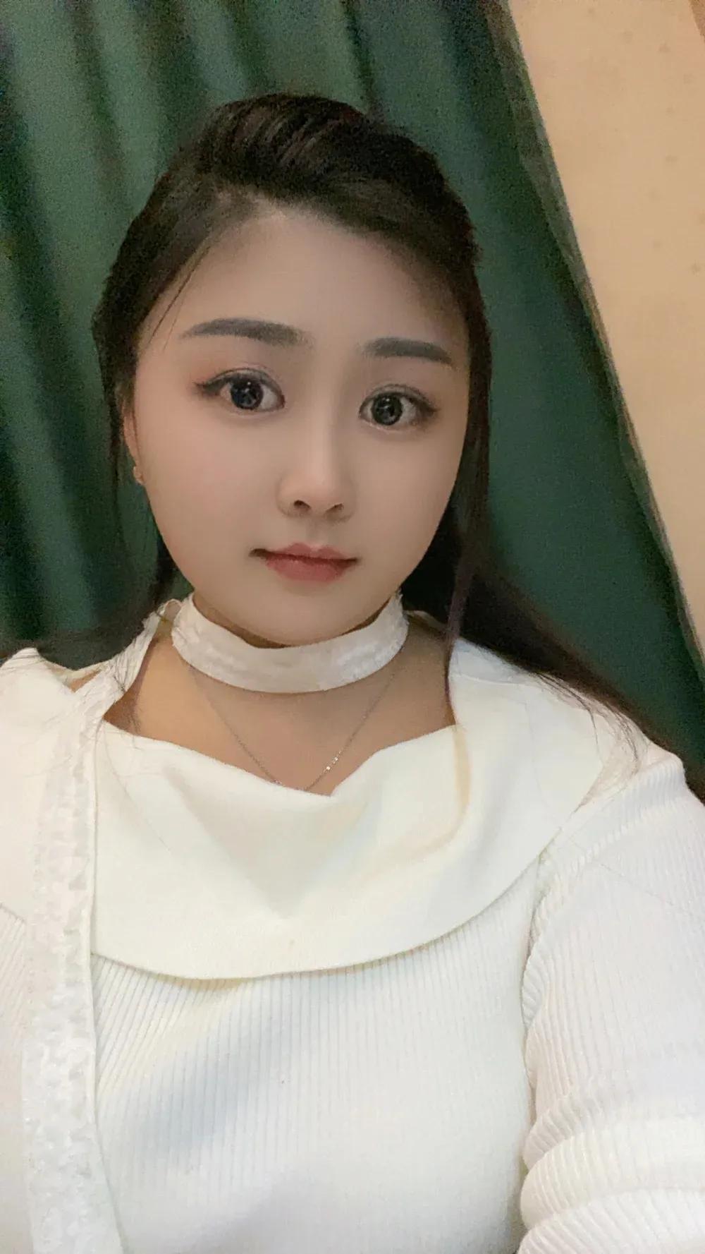 可以短时间不开心，
但不能长时间不清醒。
有些话不能共情，
就像有些人不能同频，