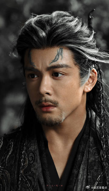 曾舜晞留下了20多岁最老的样子 《月鳞绮纪》不仅仅留下了20岁最帅的样子，原来也