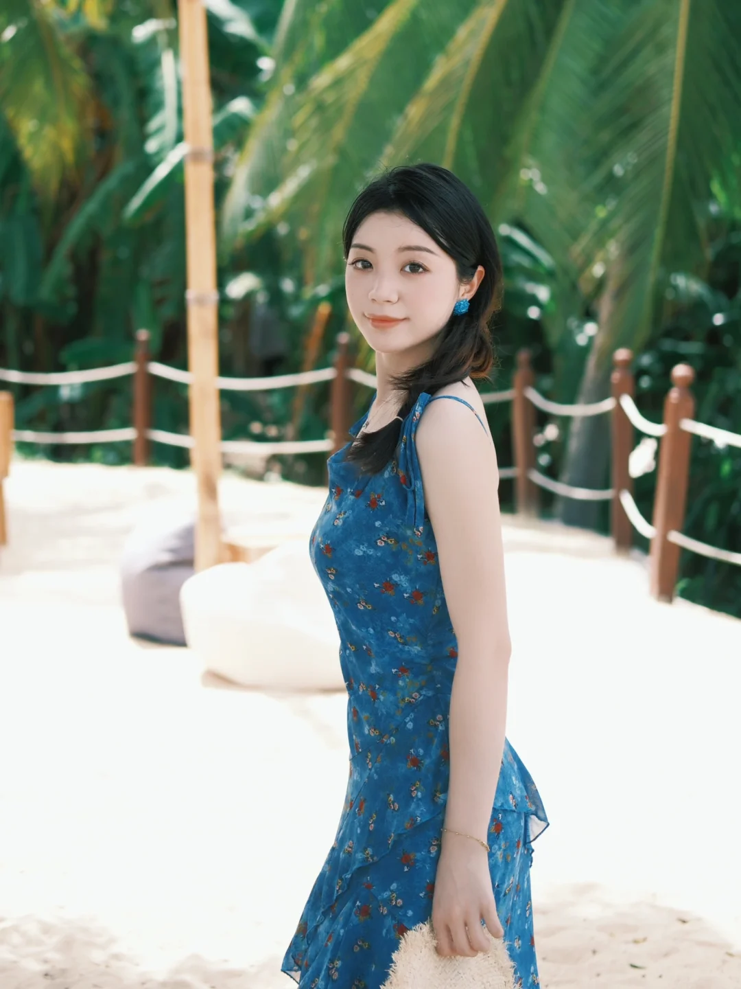 海边穿搭💙这条蓝裙子是懂度假的