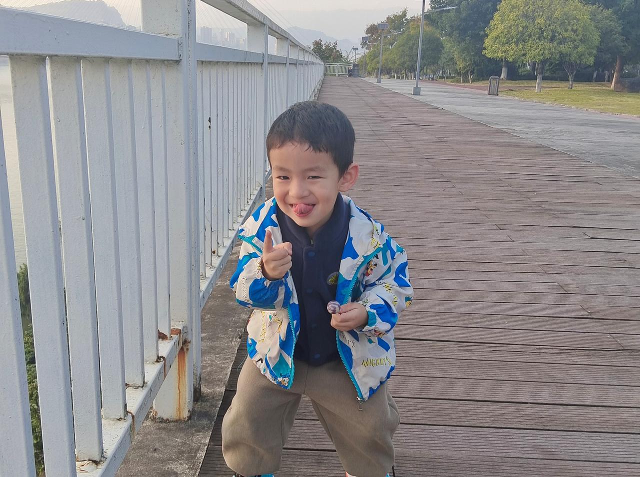 快来看看我新换的主页背景吧