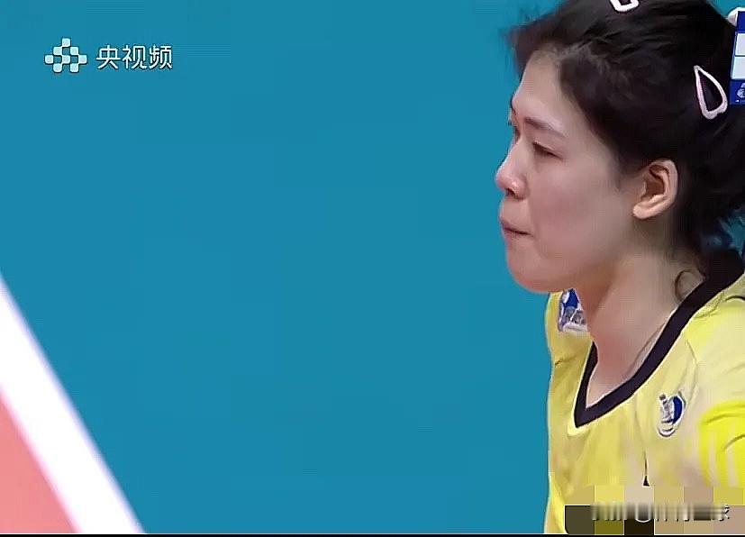 妹妹李盈莹比赛时哭了：球迷看得都心疼！

可能是李盈莹压力太大了，也可能是李盈莹