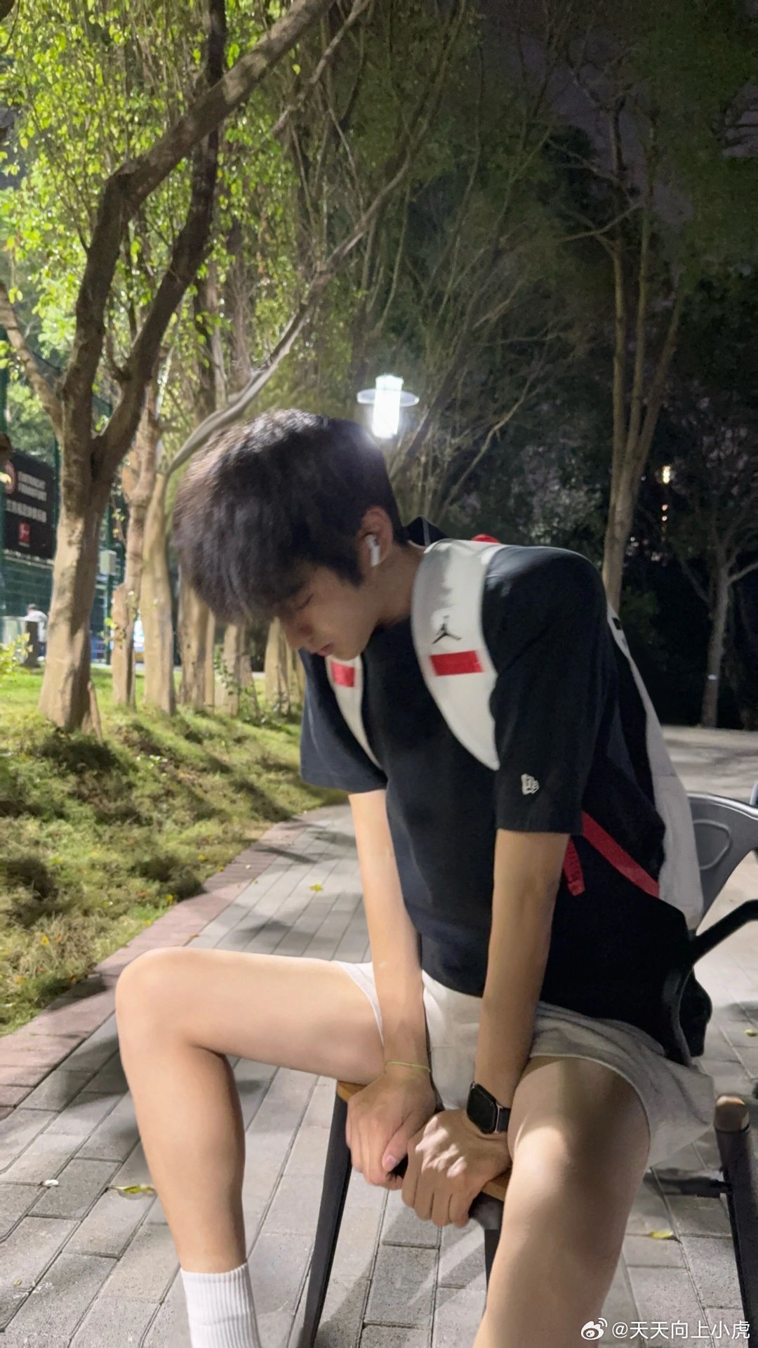 健身 二头肌想变大，就抓3件事：动作对、重量够、吃够睡够.1. 最关键：动作选对