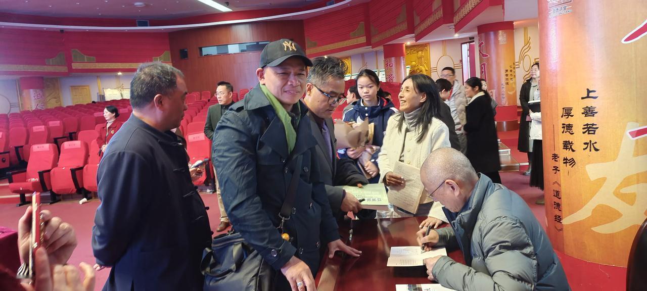 倾听著名作家刘醒龙老师讲座，受益匪浅