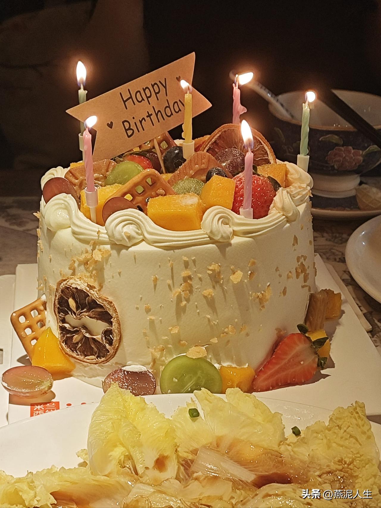 老爸的生日，虽然每年我都回家，但我不喜欢他过生日的方式。

我理想中的父母过生日