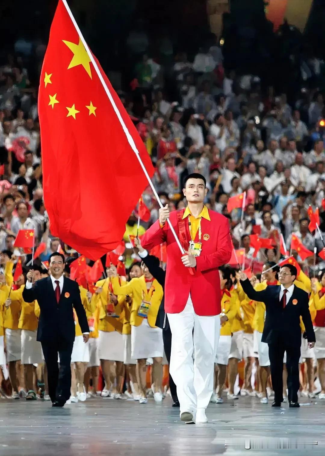 卸任也好，无官一身轻！
   大可不必将所有的脏水都泼向姚明一个人的身上，这些年