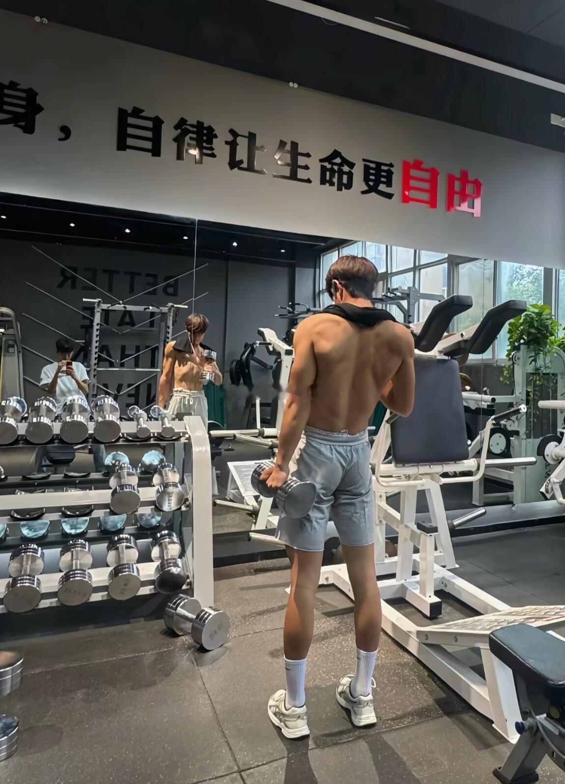 肌肉练的好的，一般都不会有什么大出息[喵喵] ​​​