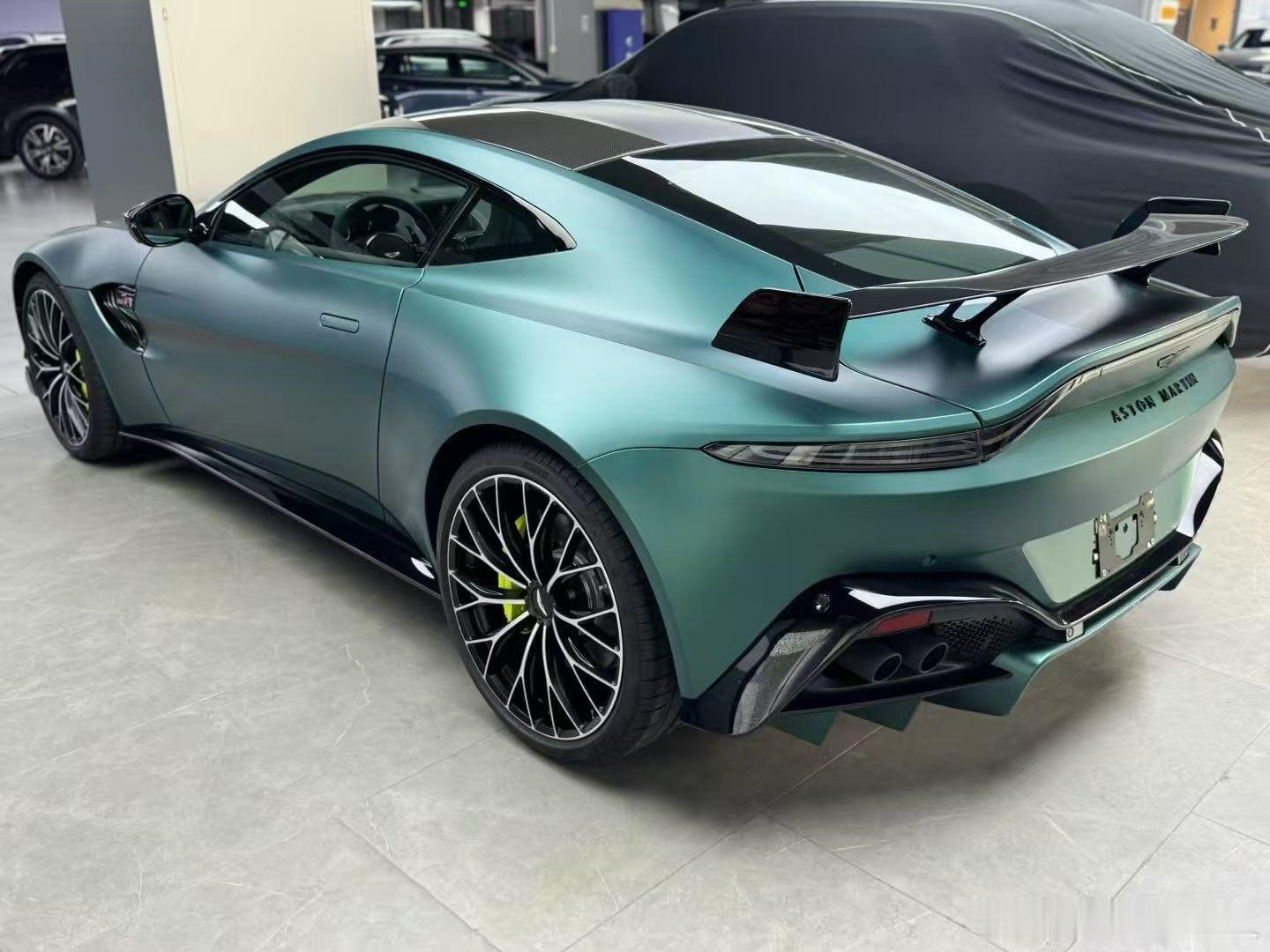 阿斯顿马丁Vantage F1 ，23年上牌 4000公里 