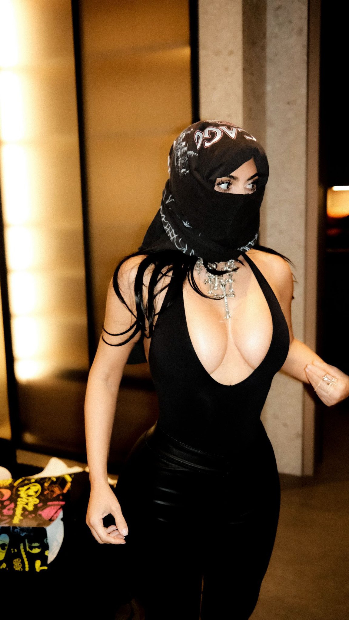 Kim Kardashian 金卡戴珊在科切拉音乐节 