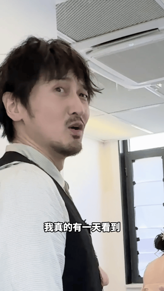 孟子义用了迪丽热巴音频百厨大战 孟子义本次亮相百厨大战的整体妆造十分亮眼，搭配轻