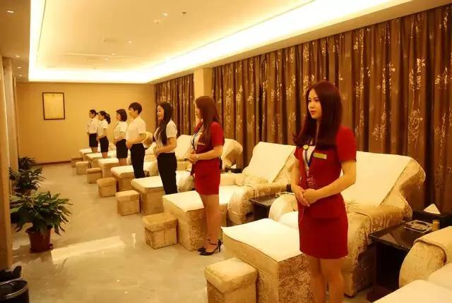 “这不仅是想白嫖，还想借机发财啊”！广东佛山，男子和朋友去足浴店按摩，消费130