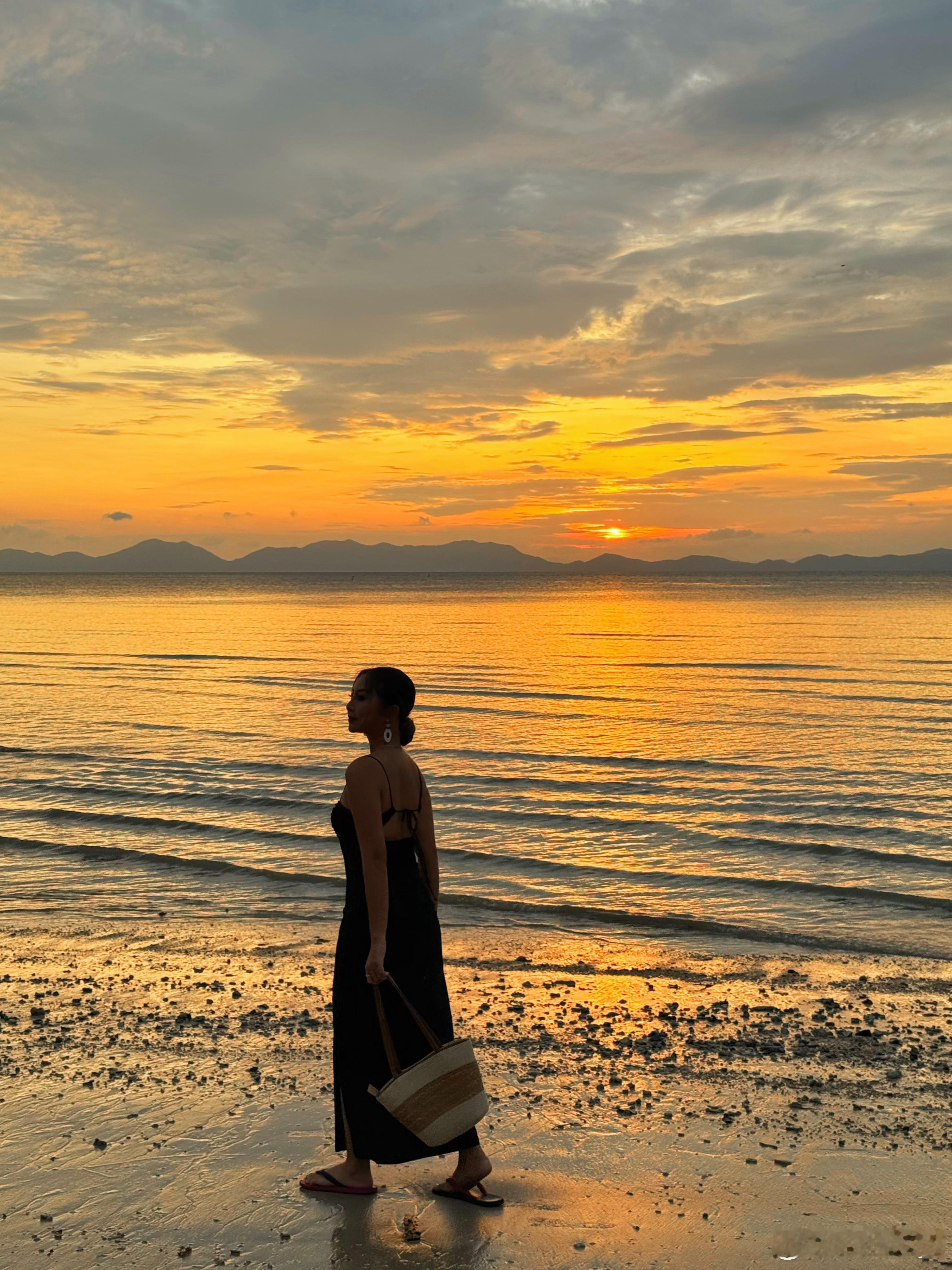 一份来自泰国甲米的粉紫色浪漫💜来甲米第二天幸运地遇见了粉紫色晚霞旅行11年了，