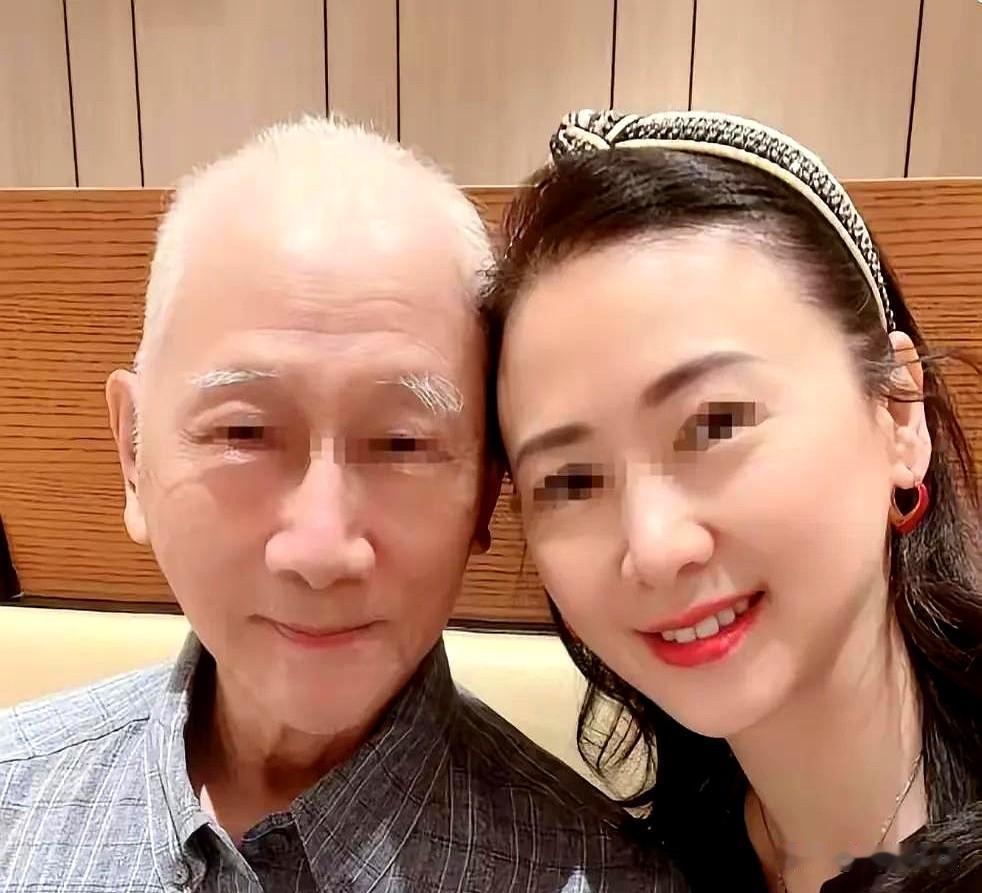 中介说有独居男雇主要夜里陪床时，48岁的苏蕙珍没退，她先把话亮出来。
安徽镇上的