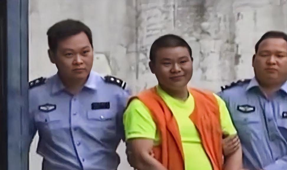 12万彩礼，5个月婚姻，一夜四条人命，一桩老实人被逼出来的灭门惨案。
 
你敢相