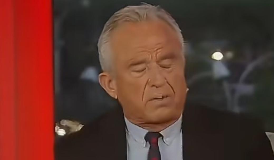 美国卫生部长小罗伯特·肯尼迪前几天在福克斯新闻上说了一段话，引起不小争议。

他