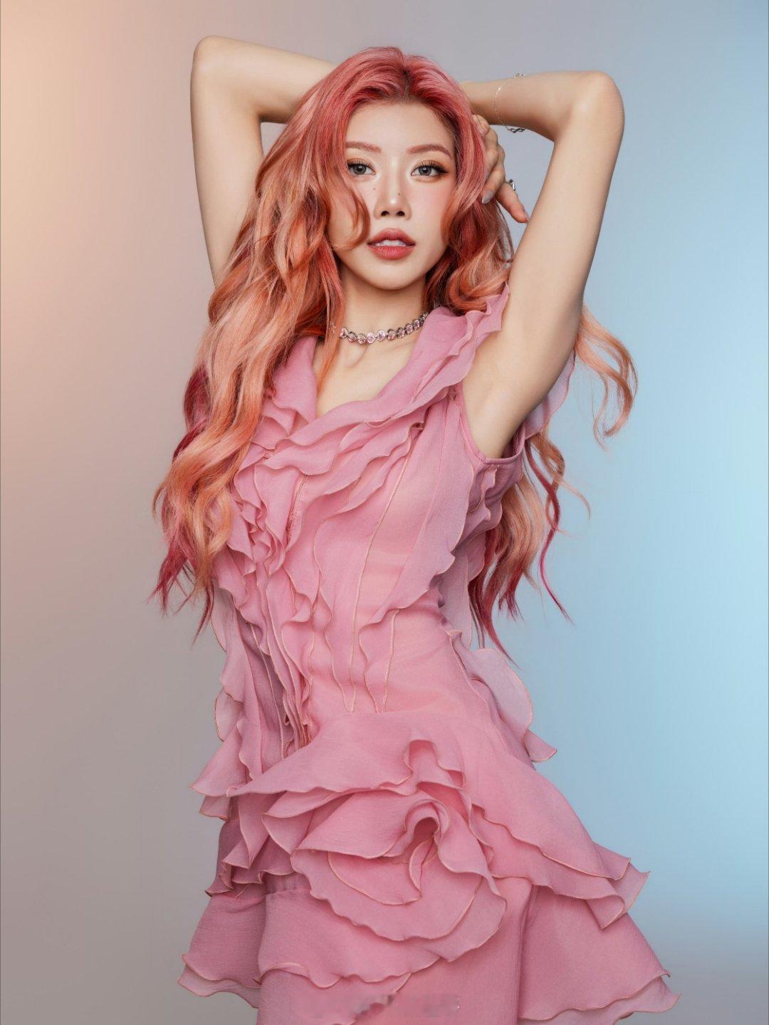 庄法加盟浪姐7，欢迎～越南浪姐冠军唱跳俱佳真我登场，自成风浪！ 