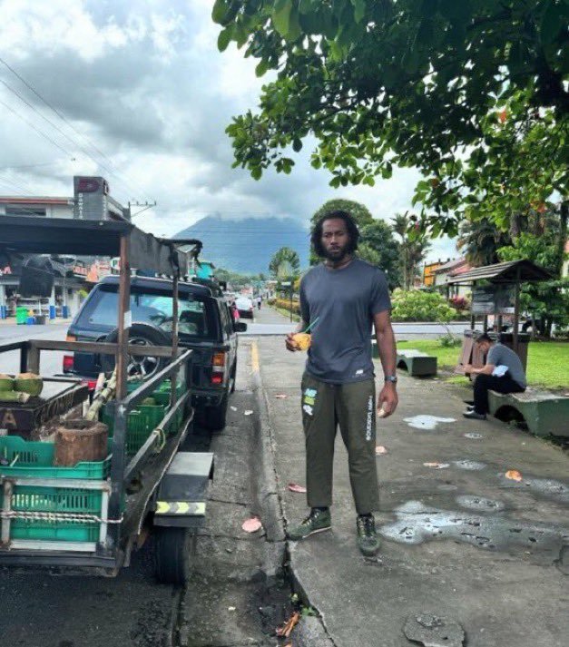 伦纳德：不是说好的35胜20负吗，怎么我睡一觉，家没了，而且我还在家里？？？？ 