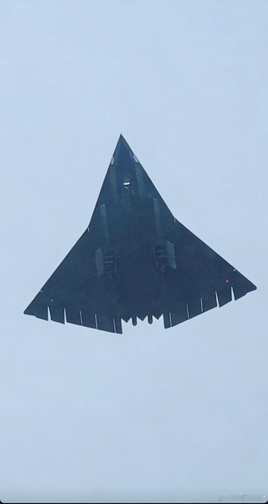 J36一出谁与争锋中国6代机烽火问鼎计划中美军事力量