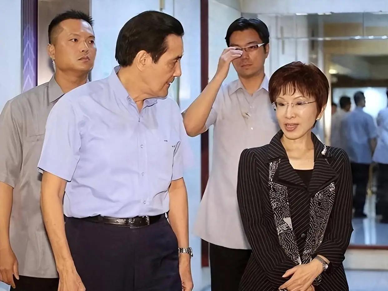 在台湾问题上，大陆要提高警惕了。
 
但凡马英九、朱立伦、洪秀柱这类人物，在台湾