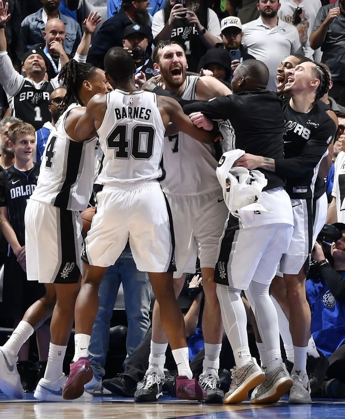 晚安马刺 所有惊艳，都来自长久的准备。所有幸运，都源于不懈的坚持。晚安刺蜜明天见