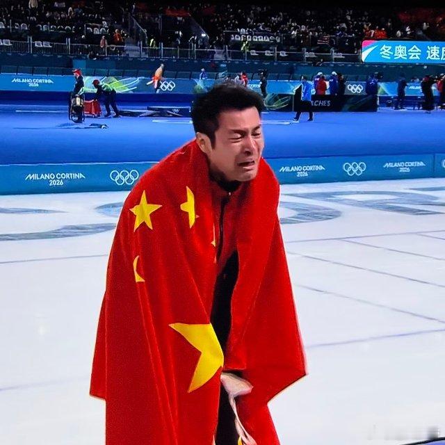 宁忠岩金牌等了四年，终于圆梦！宁忠岩在米兰冬奥赛场破纪录夺金，用完美滑行证明自己