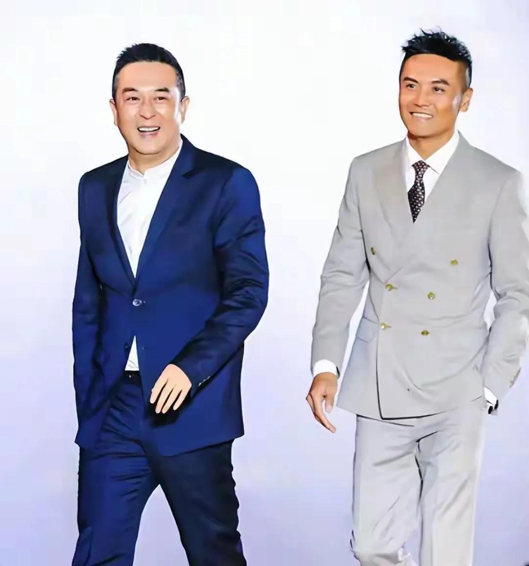 全国人都搞错了，都以为张嘉译关系户是表弟，其实另一个关系更铁
最近看到有人在聊张