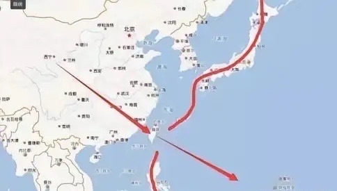 估计现在美国应该跳着脚骂日本和菲律宾这两条第一岛链的看门狗，成事不足，败事有余。