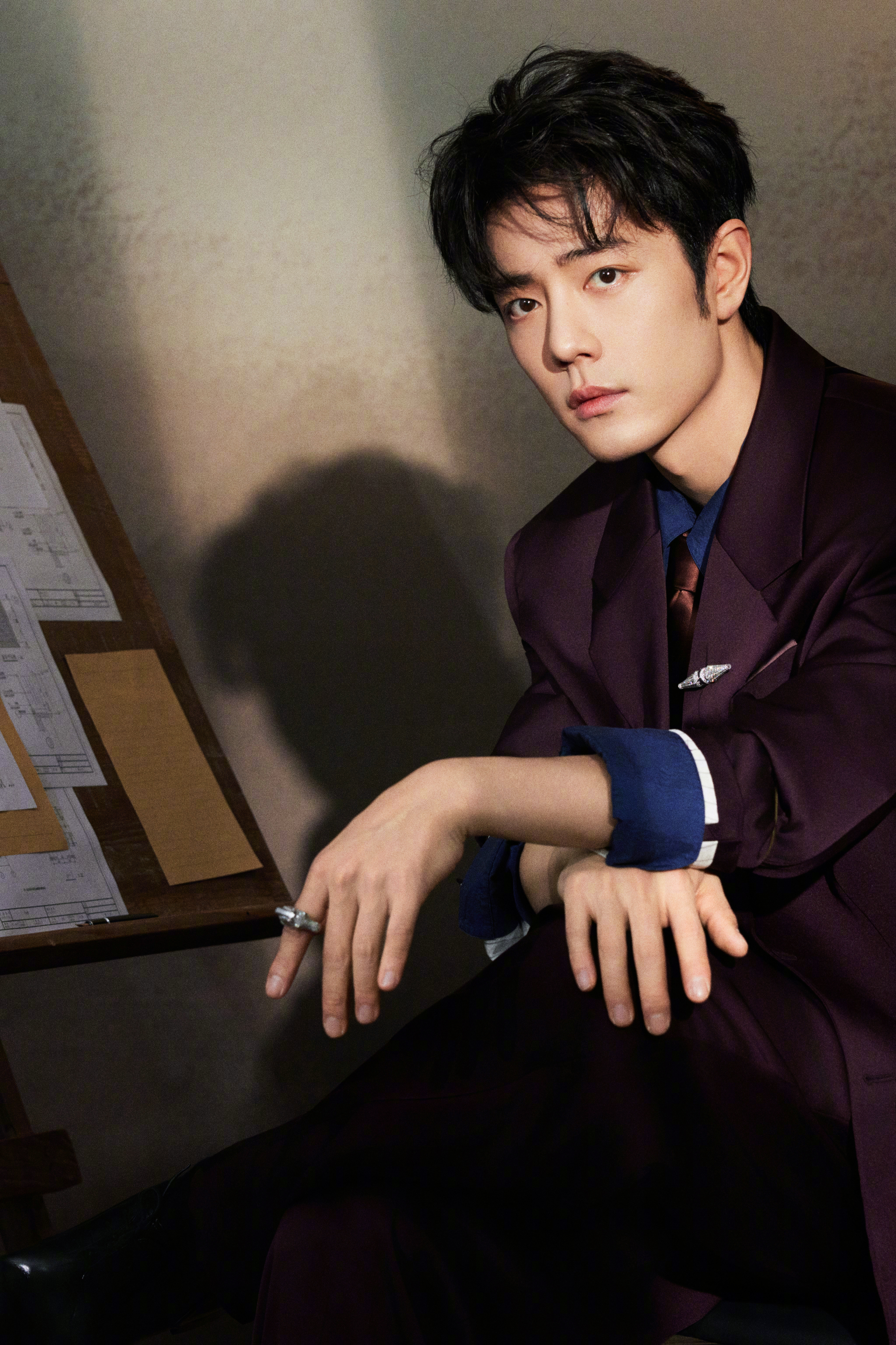 肖战老钱风肖战微博之夜红毯造型出图，有老钱风那味儿了～ 