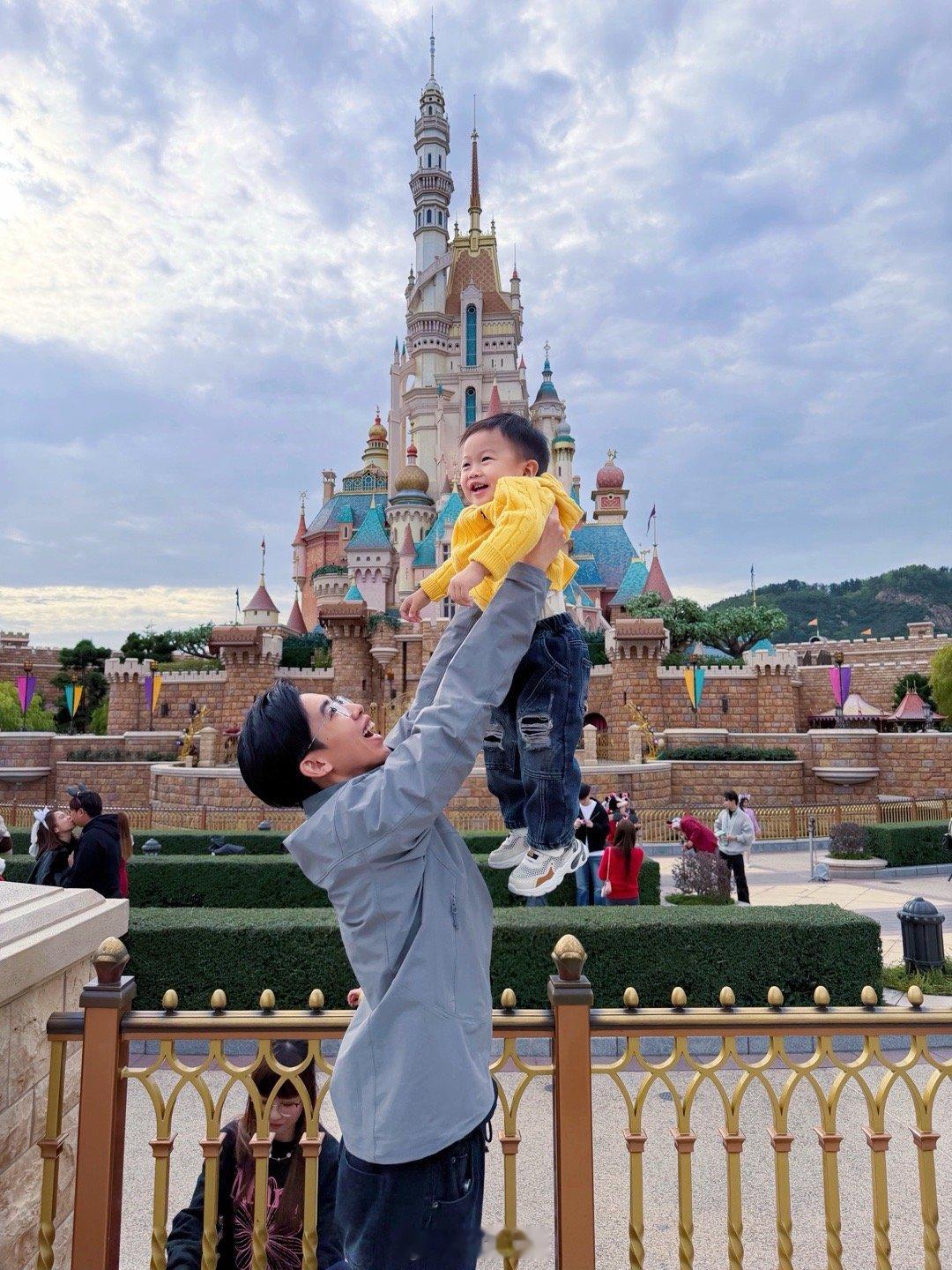 我的人生搭子 养娃合伙人🥂祝老公生日快乐🤍🎂平安顺意 岁岁相依 事事如意?