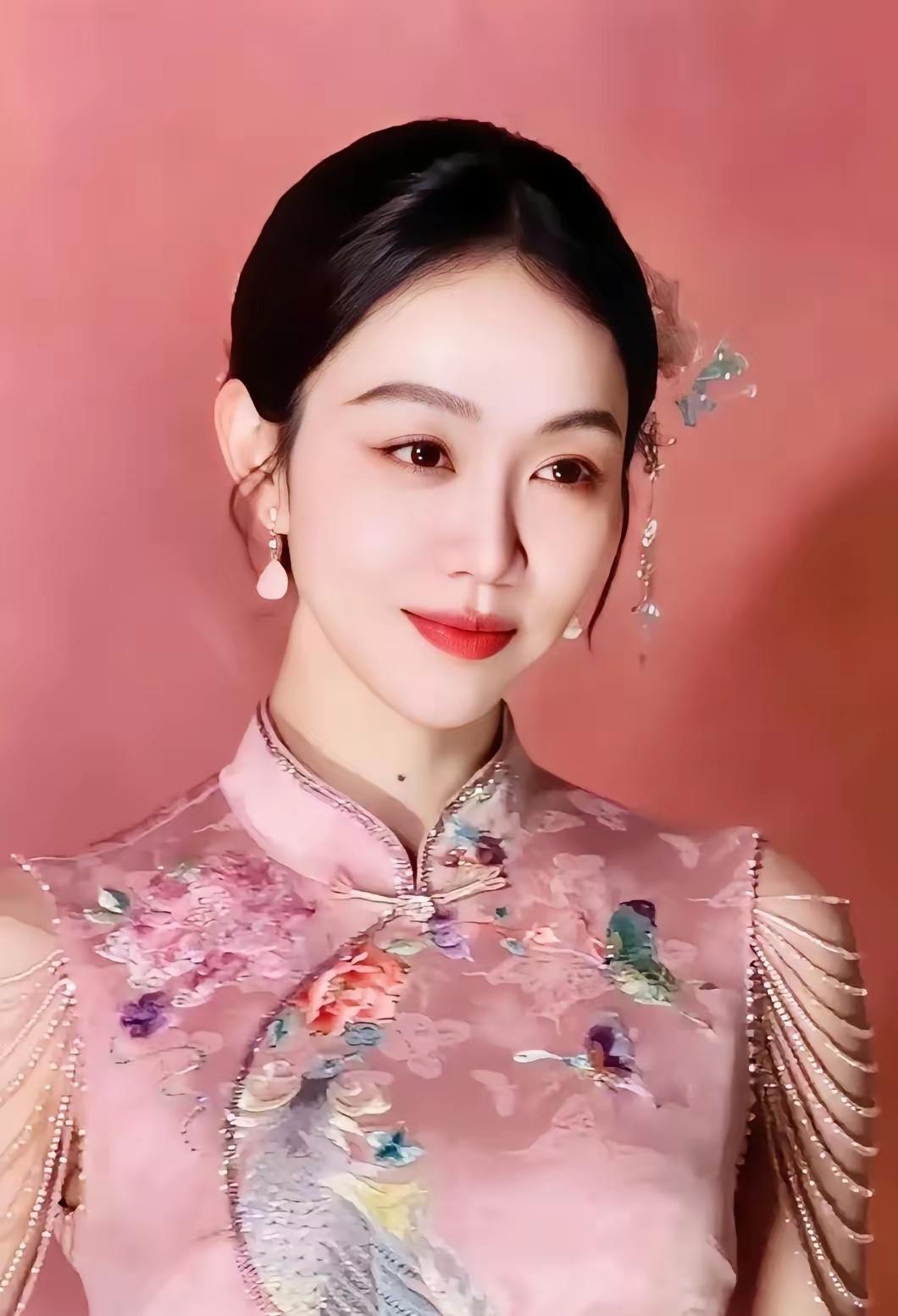 40岁的姜妍为何能嫁得这么好？
不单凭颜值，也不只是厨艺出众，而是她由内而外的温