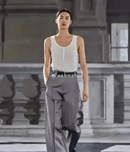老公姐说的就是这个状态吧，她看起来太飒了。 ​​​