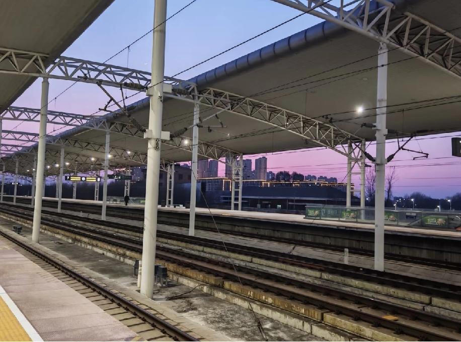 真的超讨厌异地编，有没有人懂啊！在这边没家人没朋友的，一到单位就浑身不得劲，只有