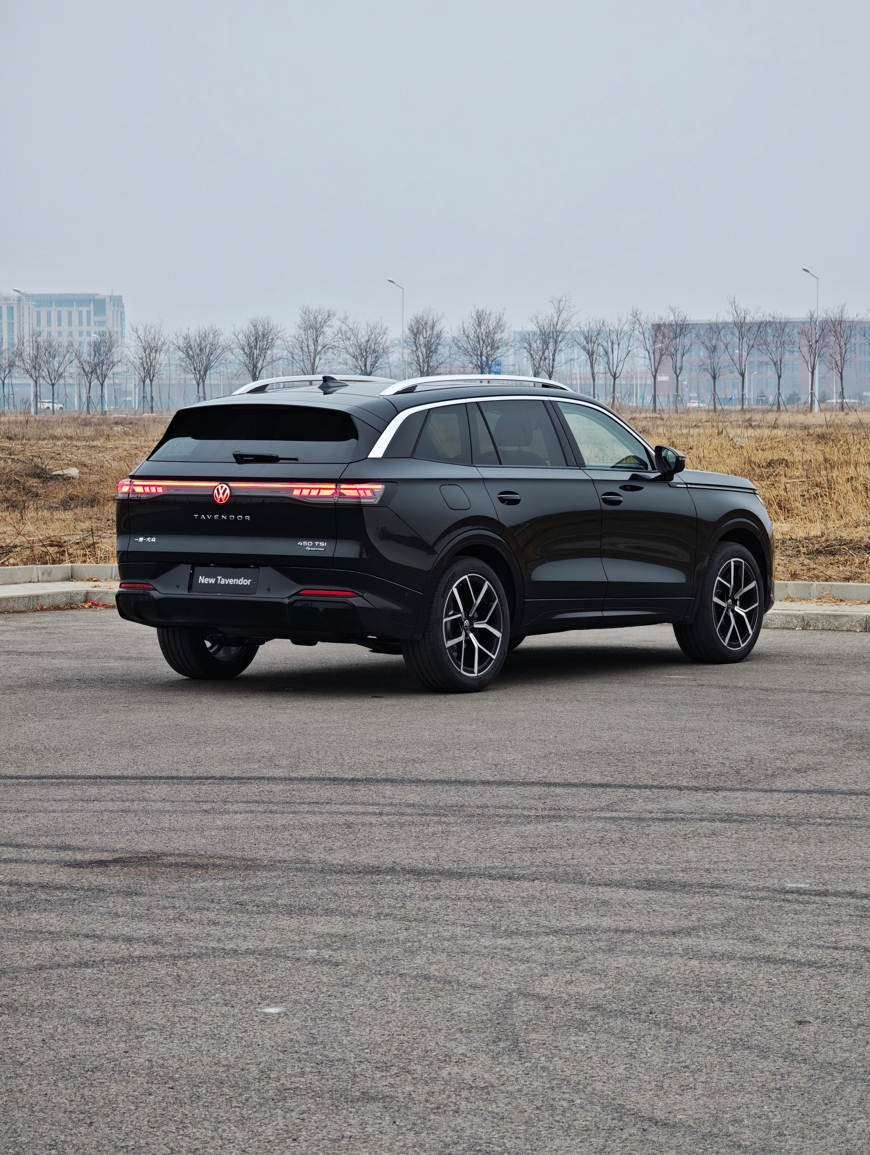 比较通畅的路况下、匀速37km/h，搭载了五代EA888的新款大众揽巡，油耗差不