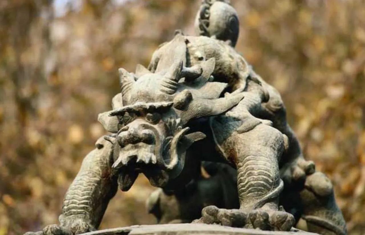 龙生九子，为何各个不同？母亲各个都不相同，其中一个还是癞蛤蟆

龙生九子的“九”