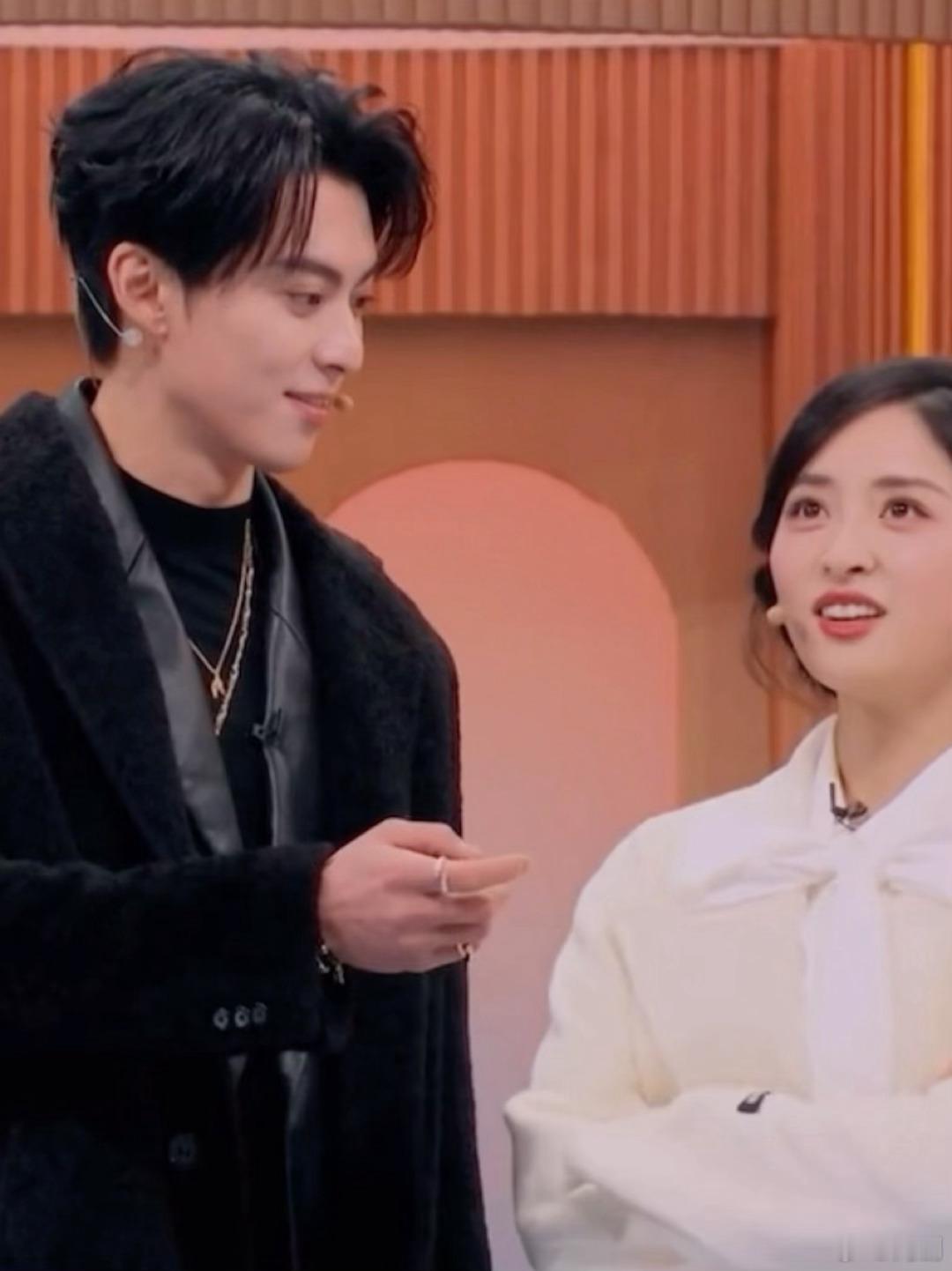 王鹤棣沈月白月光杀回湖南卫视湖南卫视跨年演唱会微博跨年狂欢节 刷到网传名单看到王