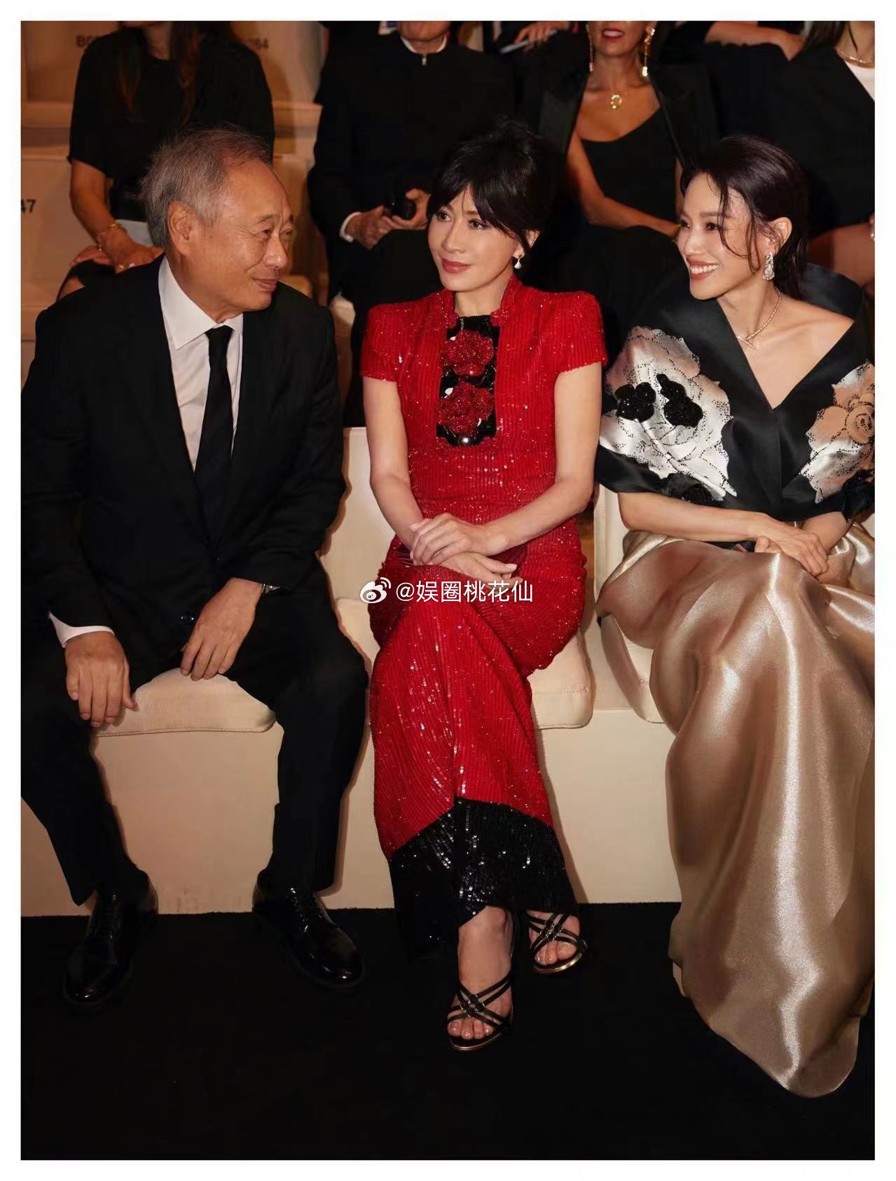 #李安舒淇刘嘉玲胡歌合影# 什么时候可以等到李安舒淇一起合作，再加一个一哥我想看