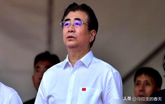 这几天，董路把话挑明了：不服，就拉着国少队和他那支“足球小将”来一场硬碰硬。
一