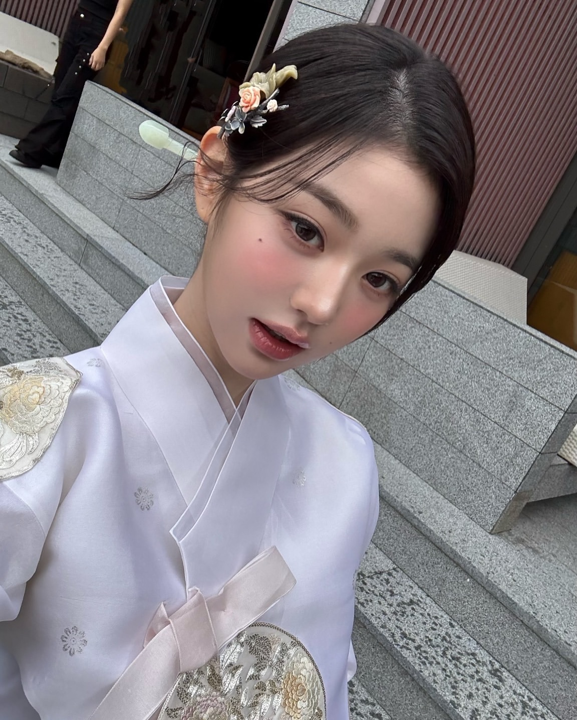 【张元英】唯一纯白的……🌷·维密大秀张元英公主头编发 ​​​
