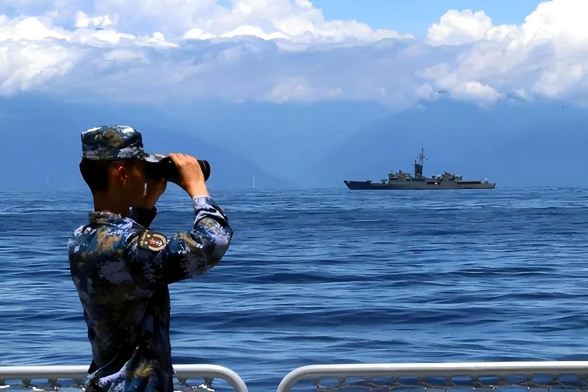 中国首次以"武力"威慑美国！特朗普刚拍板百亿美元军售，转头就被中国用最直白的方式