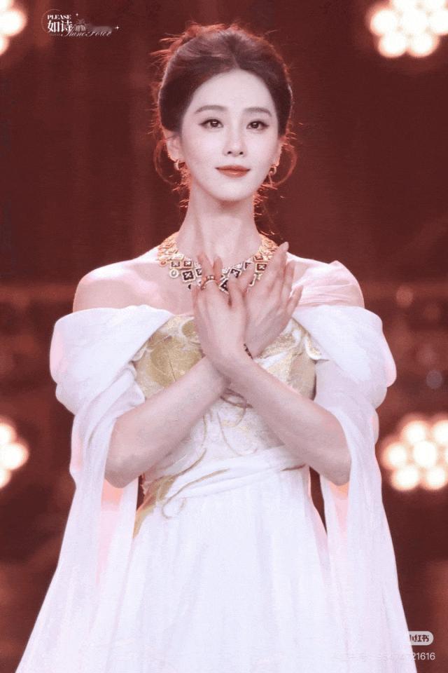 刘诗诗饰演“神女下凡”，这排面也太顶了！网友：中国美绝了 