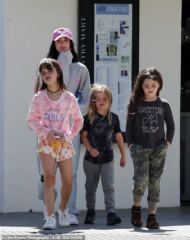 太伤天害理了，好赖污明星梅根·福克斯有 3 个儿子，她没有婚姻关系！全...