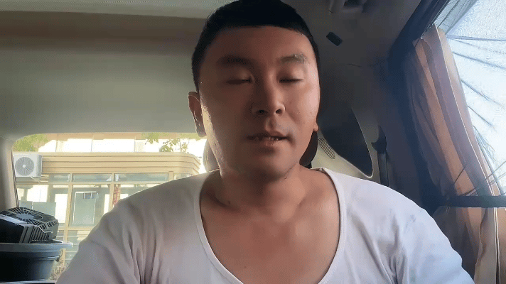 近日，网上疯传“韩磊妻子深夜连线情感直播间”的视频，内容劲爆，瞬间引发热议。但8